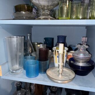 Taidelasia Mummolan vintiltä eli sekalaisia Maljakoita mm. Kaj Frank ja Okkolin alkaen 100€.