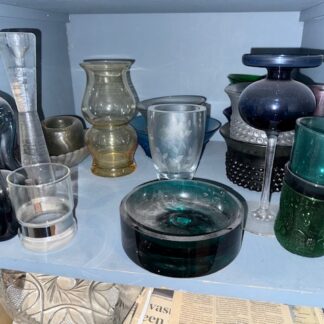 Taidelasia Mummolan vintiltä eli sekalaisia Maljakoita mm. Kaj Frank ja Okkolin alkaen 100€.