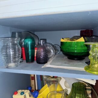 Taidelasia Mummolan vintiltä eli sekalaisia Maljakoita mm. Kaj Frank ja Okkolin alkaen 100€.